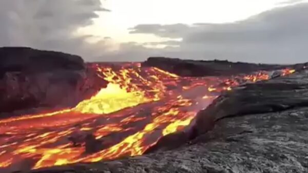 Een rivier van lava blijft fascinerend om te zien
