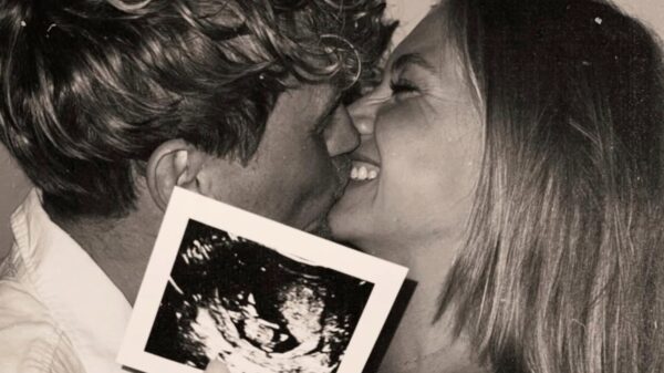 Mensen pislink op Jessie Jazz Vuijk om bizarre 'rouw-post' op Instagram