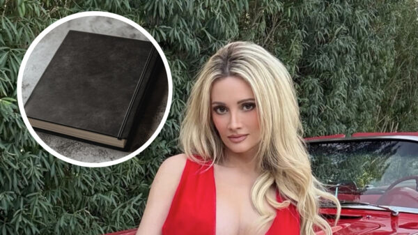 Holly Madison legt uit wat er in Hugh Hefners zwarte boekje stond
