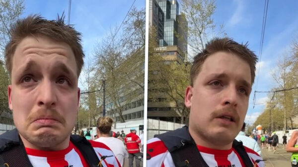 Leraar finisht huilend marathon Rotterdam als eerbetoon aan overleden leerling Pim