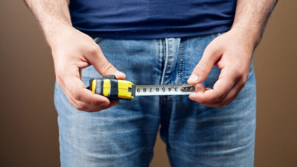 Mannen betalen $20.000 voor procedure die je Jaap Stam dikker maakt