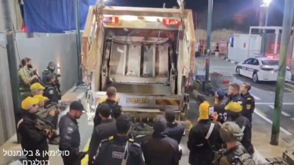 60 Palestijnen verstopt in vuilniswagen bij controlepost in Shomron