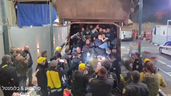 60 Palestijnen verstopt in vuilniswagen bij controlepost in Shomron