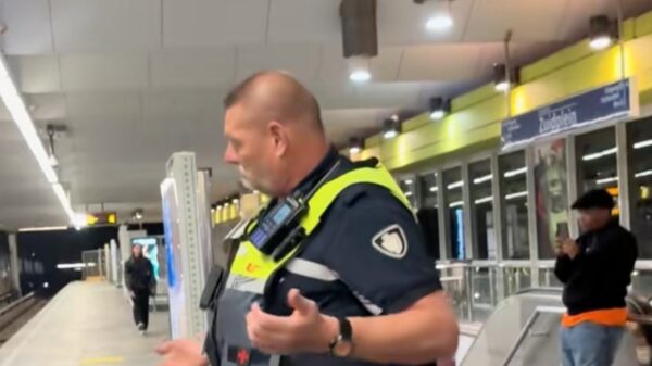 BOA gaat helemaal op in K3-sfeertje op Rotterdam Zuidplein