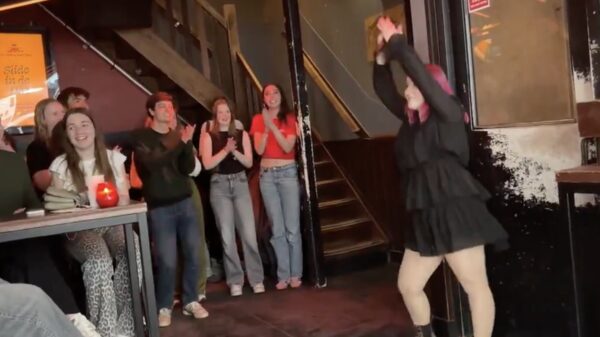 Je verjaardagsfeest is niet compleet als Nikki Tempel niet is langsgeweest