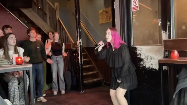 Je verjaardagsfeest is niet compleet als Nikki Tempel niet is langsgeweest