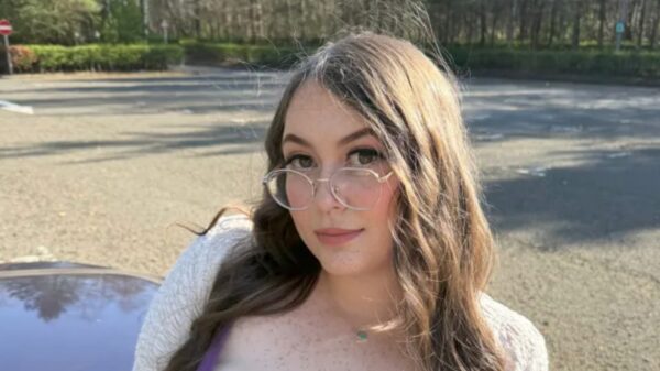 Summer Robert heeft 25 kilo per borst en toch geen operatie door BMI-regels