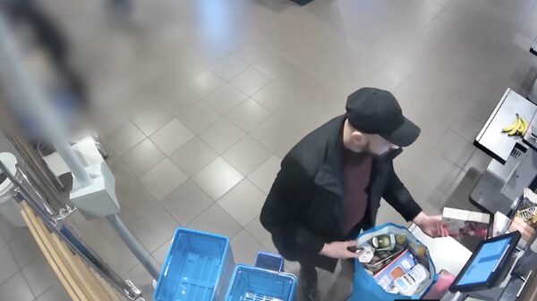 Zoekzoek: Man jat voor 300 euro boodschappen bij supermarkt in Kampen