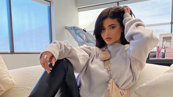 Kylie Jenner wil het jaar 2020 niet beginnen zonder wat uitdagende foto's