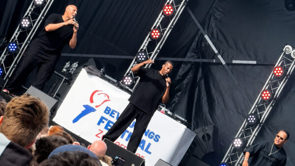 Re-Play trekt blik valse noten open op Bevrijdingsfestival in Zoetermeer