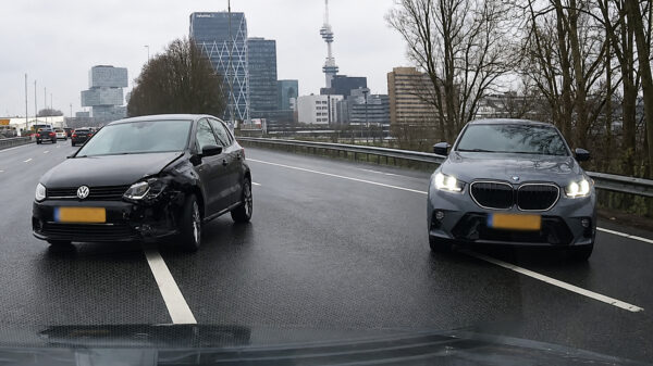 Idioot kiest preciés het verkeerde moment om van banen te wisselen