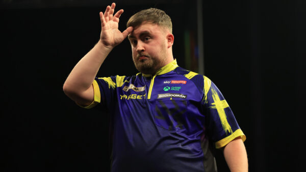 Michael van Gerwen en Luke Littler gooien slechtste leg everooit op toernooi