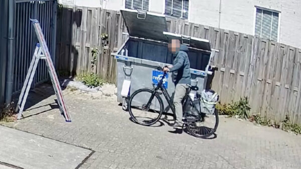 Ordinaire trapjatter dacht even een gratis trapje te kunnen scoren