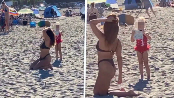 Moeder laat dochtertje bikinifoto's maken tijdens zoektocht naar nieuwe vent