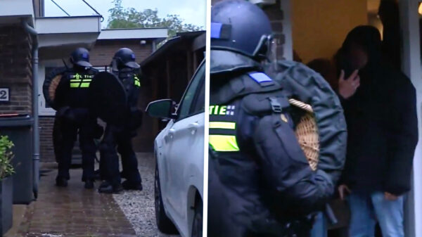 Bewoners Loosdrecht krijgen bezoek van de ME tot aan hun voordeur
