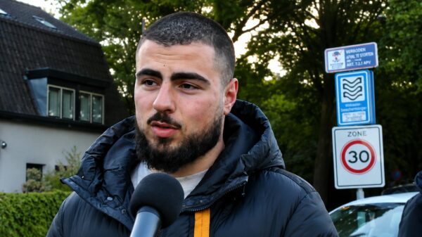 Turkse jongen sloopt frame rond azc-protesten in Loosdrecht
