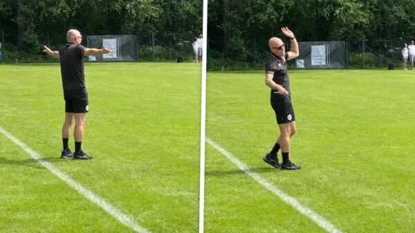 Bloedfanatieke Arjen Robben 'gaat tekeer langs de lijn' en krijgt gele kaart