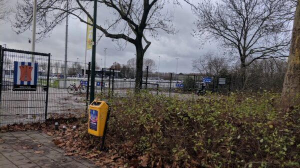 Voetbalclub IJFC moet veld inleveren voor noodopvang asielzoekers