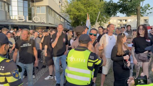 Chaos in Uithoorn: Demonstranten in verzet tegen de komst van een AZC