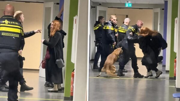 Politieman reageert op ophef na optreden bij zwangere vrouw in azc Zeist