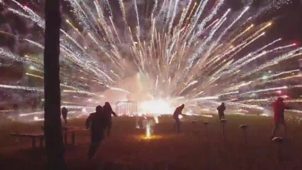Speeltuintje verandert in vuurwerkshow tijdens oud & nieuw