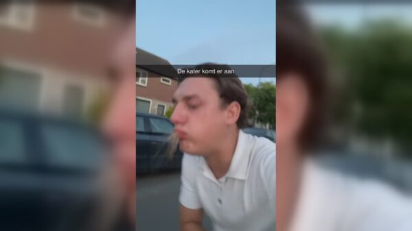 Uh oh, daar komt de kater al aan