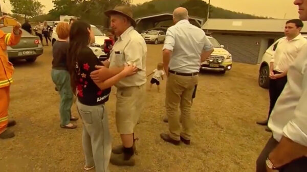 Australische premier wordt weggejaagd als hij steun komt betuigen tijdens de bosbranden