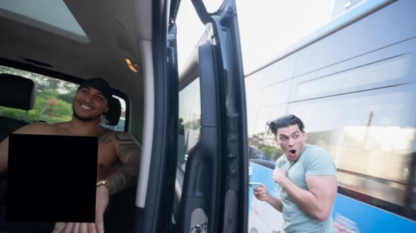 Beste vriend van HSTikkyTokky bijna overreden door bus tijdens livestream