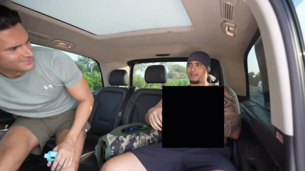 Beste vriend van HSTikkyTokky bijna overreden door bus tijdens livestream