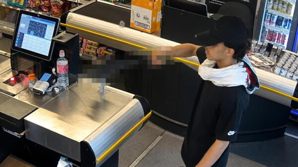 Tandarts in spe probeert supermarkt te overvallen met gigantische machete