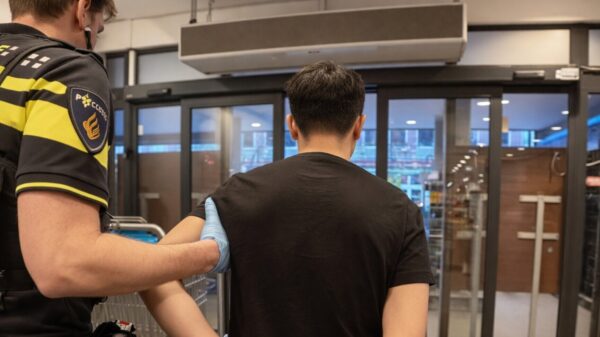 Cultuurverrijker opgepakt voor diefstal een uur nadat hij was vrijgelaten