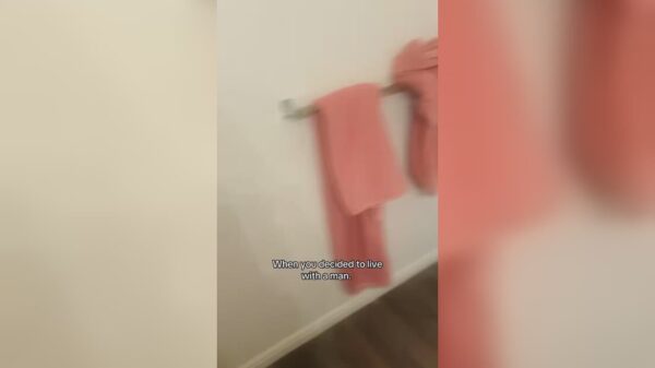 Wanneer zij de broek aanheeft