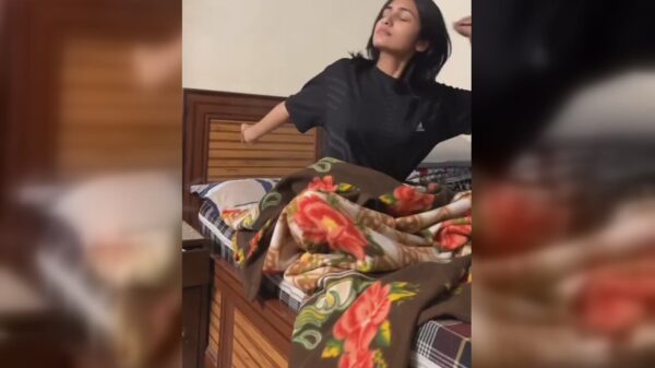 Hoe vrouwen wakker worden vs. hoe mannen wakker worden