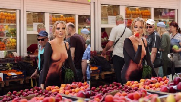 Wandelende dagaanbieding trekt alle aandacht op de plaatselijke fruitmarkt
