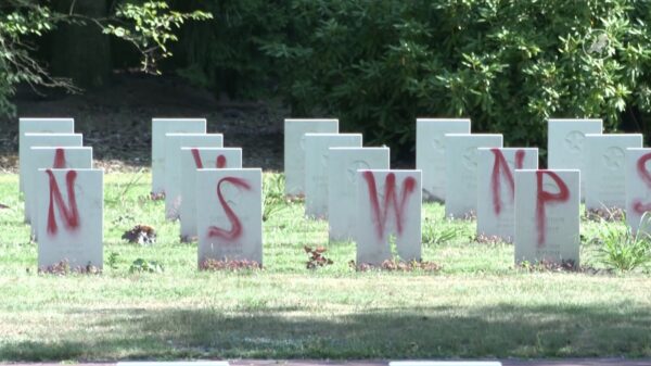 Zo'n 150 graven beklad op Sovjet Ereveld: "Dit gaat alle grenzen over"