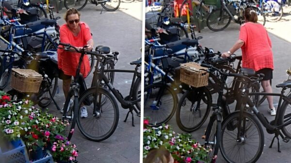 Asociale Beppie jat de fietscomputer van Erwin, hij wil 'm graag terug