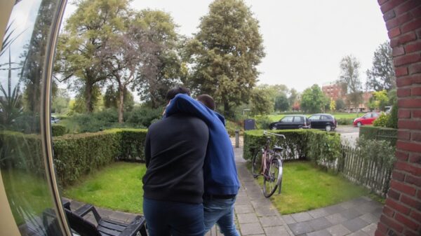 Jochies jatten telefoon tijdens Marktplaats-dealtje aan de voordeur