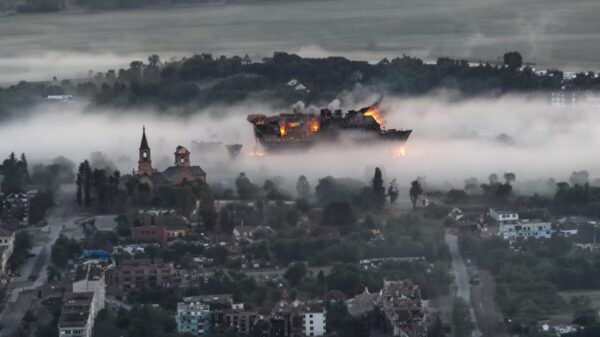Russische mega-bom FAB-3000 maakt gigantische klapper in Oekraïense stad