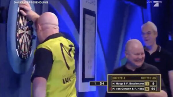 Ook rekenwonder Michael van Gerwen geniet van zijn heerlijke "no score"