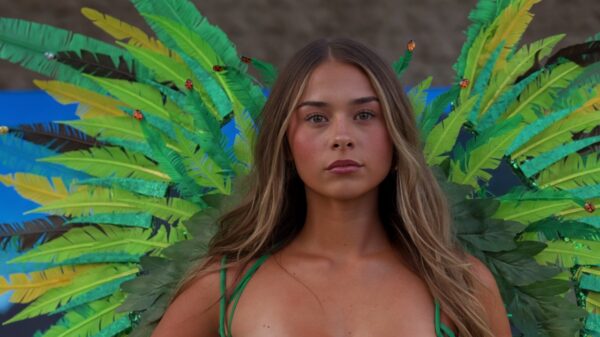 Sophie Rain wil serieus genomen worden als model en trekt alles uit de kast