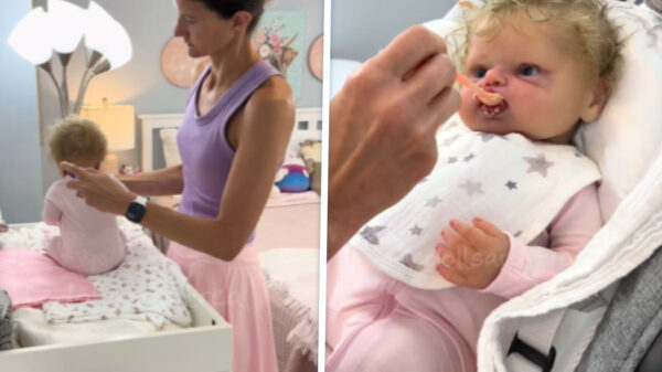 TikTok in shock door vrouw die pop behandelt alsof het haar eigen baby is