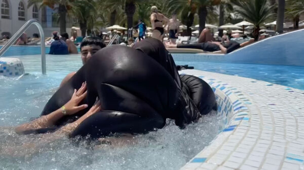 Ook heel chill: Met een boerka kun je prima chillen in een bubbelbad