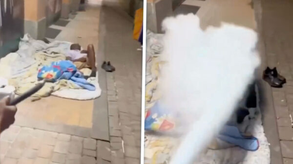 Slapende migranten in Ceuta ruw wakker gemaakt met een brandblusser
