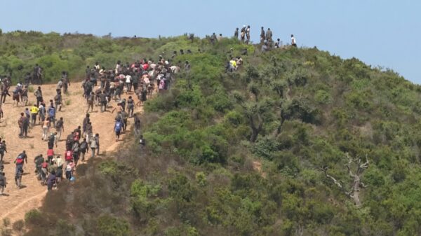 Marokkaanse migranten proberen weer Ceuta te bestormen: veiligheidstroepen grijpen in