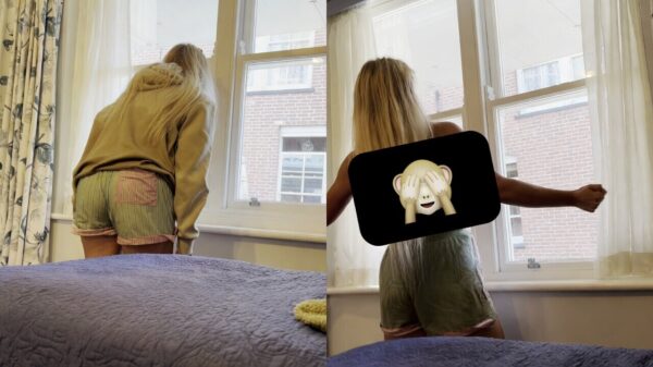 Blondje laat alles wapperen omdat ze gelooft dat niemand naar binnen kan kijken