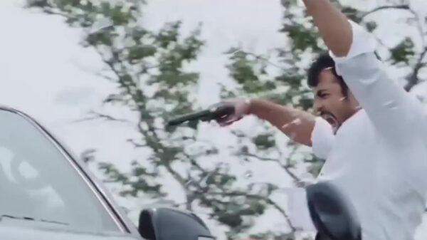 Dit soort scènes bewijzen dat je vaker Bollywood-actiefilms moet kijken