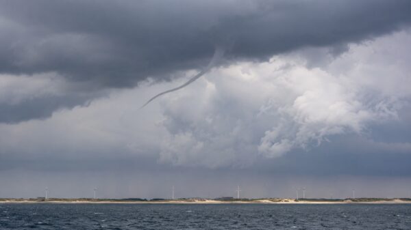 Warme Noordzee kan vaker waterhozen boven Nederland opleveren