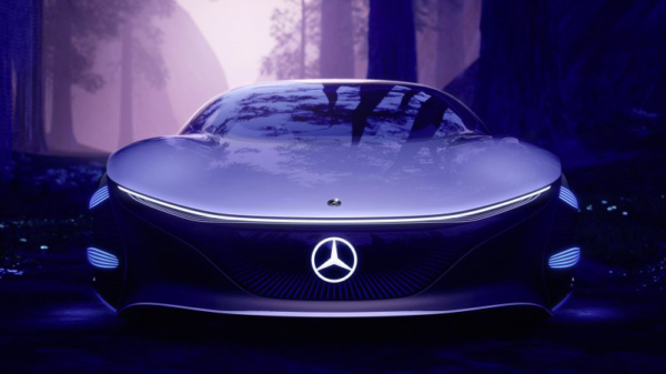 Supercar Blondie maakt kennis met de compleet geschifte Mercedes VISION AVTR