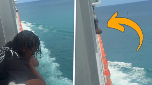 Hitsig koppel gebruikt balkon cruiseschip voor intiem onderonsje