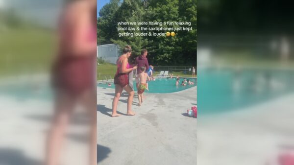 Motoriekloze vader probeert lollig te doen